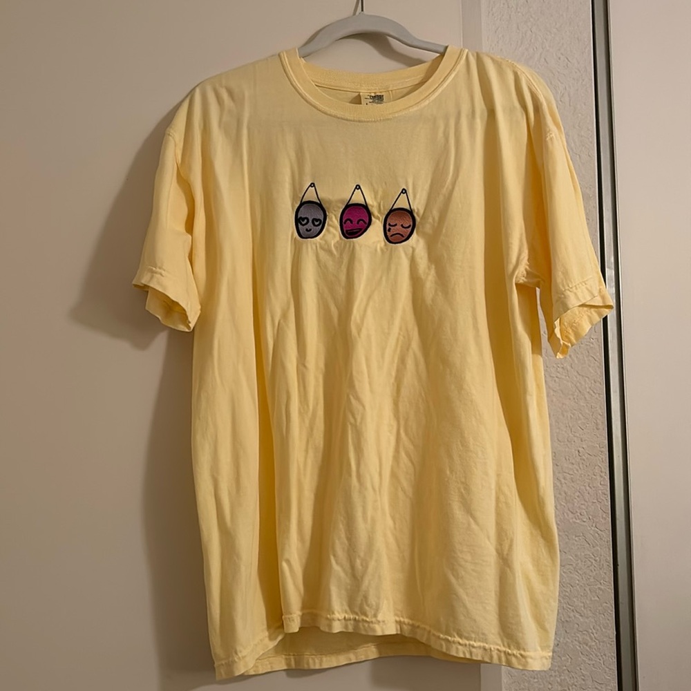 mxmtoon The Masquerade Tour Large Tee